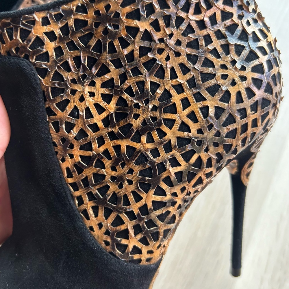 Alexandre Birman Women’s Python & Black Suede Ank… - image 5